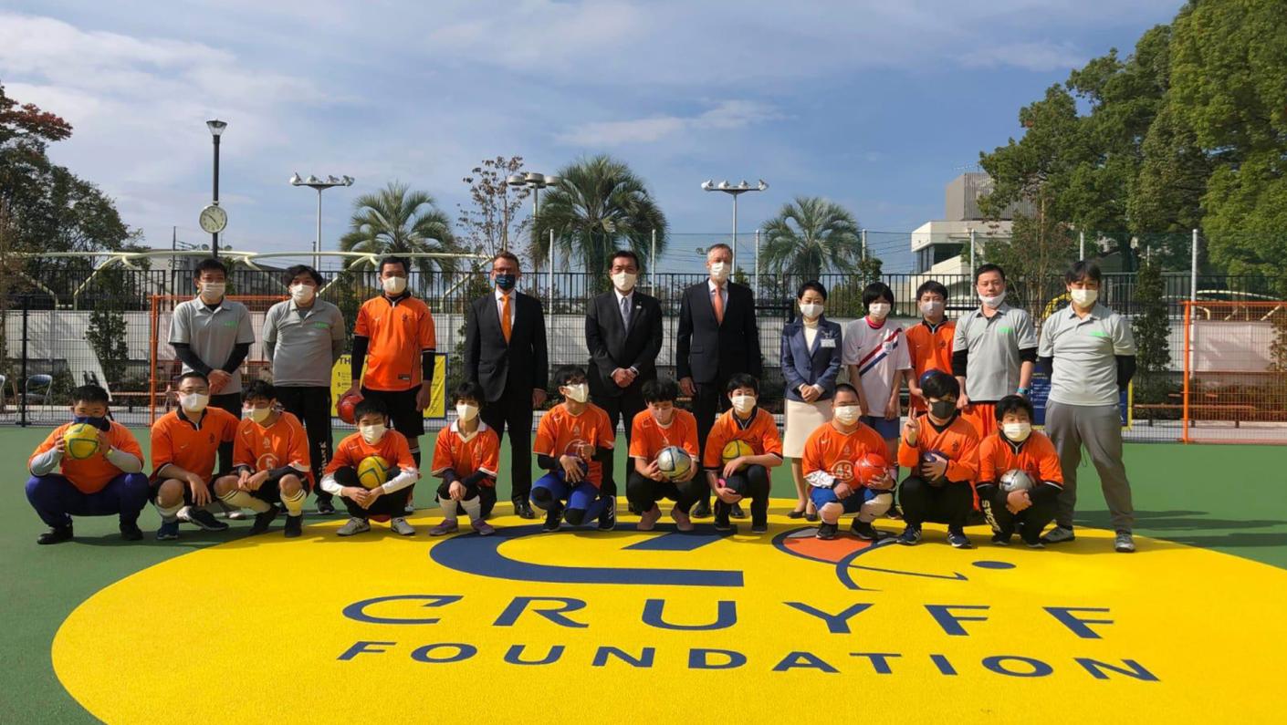 Gruppenfoto Johan Cruyff Foundation | Seacon Blue | Seacon Logistics