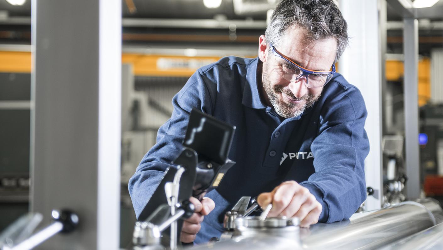 Pentair-Mitarbeiter bei der Arbeit | Seacon Logistics