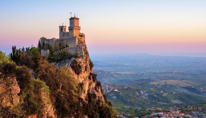 Panoramic photo showing the Fortress of Guaita overlooking the city of San Marino | Transport San Marino | Seacon Logistics